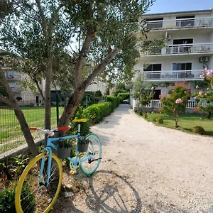 https://apartmani-olive-trogir.splithotels.org