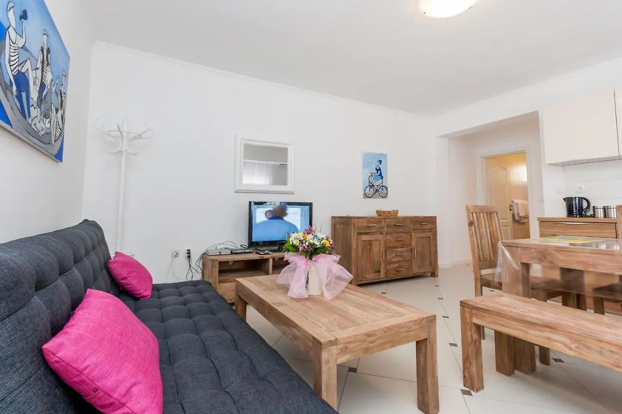 Apartments Kukuriku Baska  Croatia